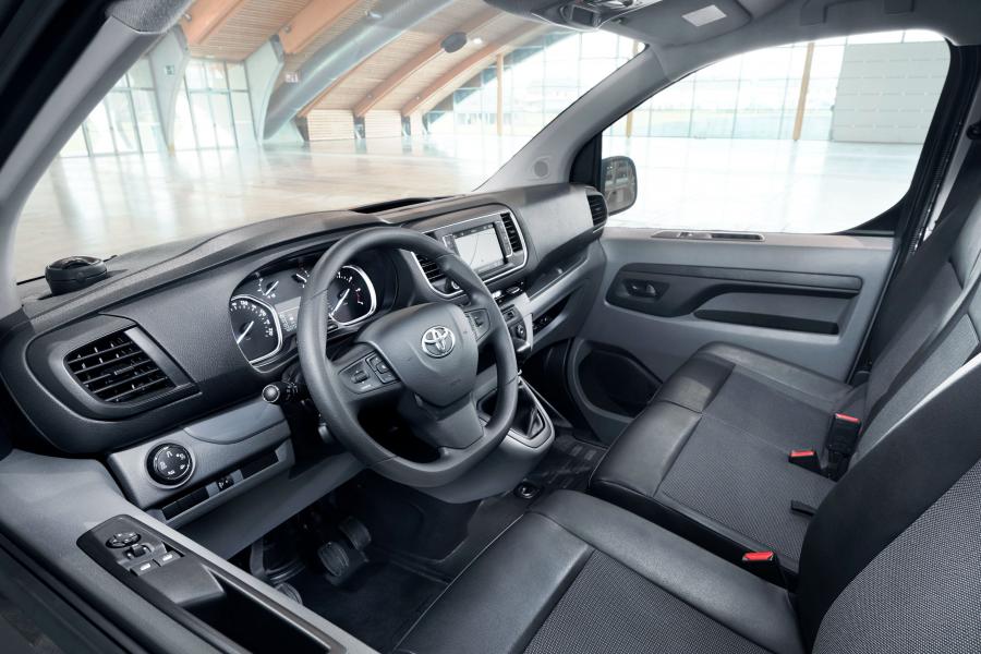 Интерьер Toyota ProAce Van 2016 года  (фото 40 из 44)